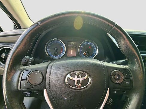 Used 2017 Toyota Corolla SE w/ SE Premium Package image 11