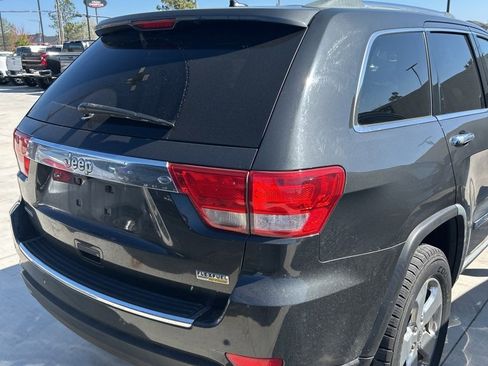 Used 2011 Jeep Grand Cherokee Limited image 4