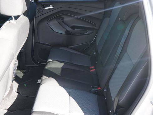 Used 2017 Ford Escape SE w/ Equipment Group 201A FWD image 21