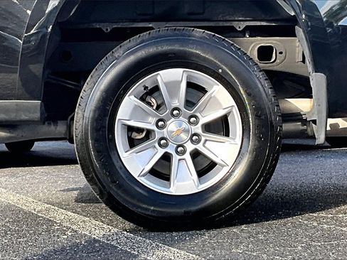 Used 2025 Chevrolet Silverado 1500 LT image 37