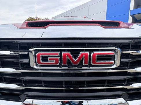 New 2026 GMC Sierra 2500 SLT w/ SLT Convenience Package AWD/4WD image 11