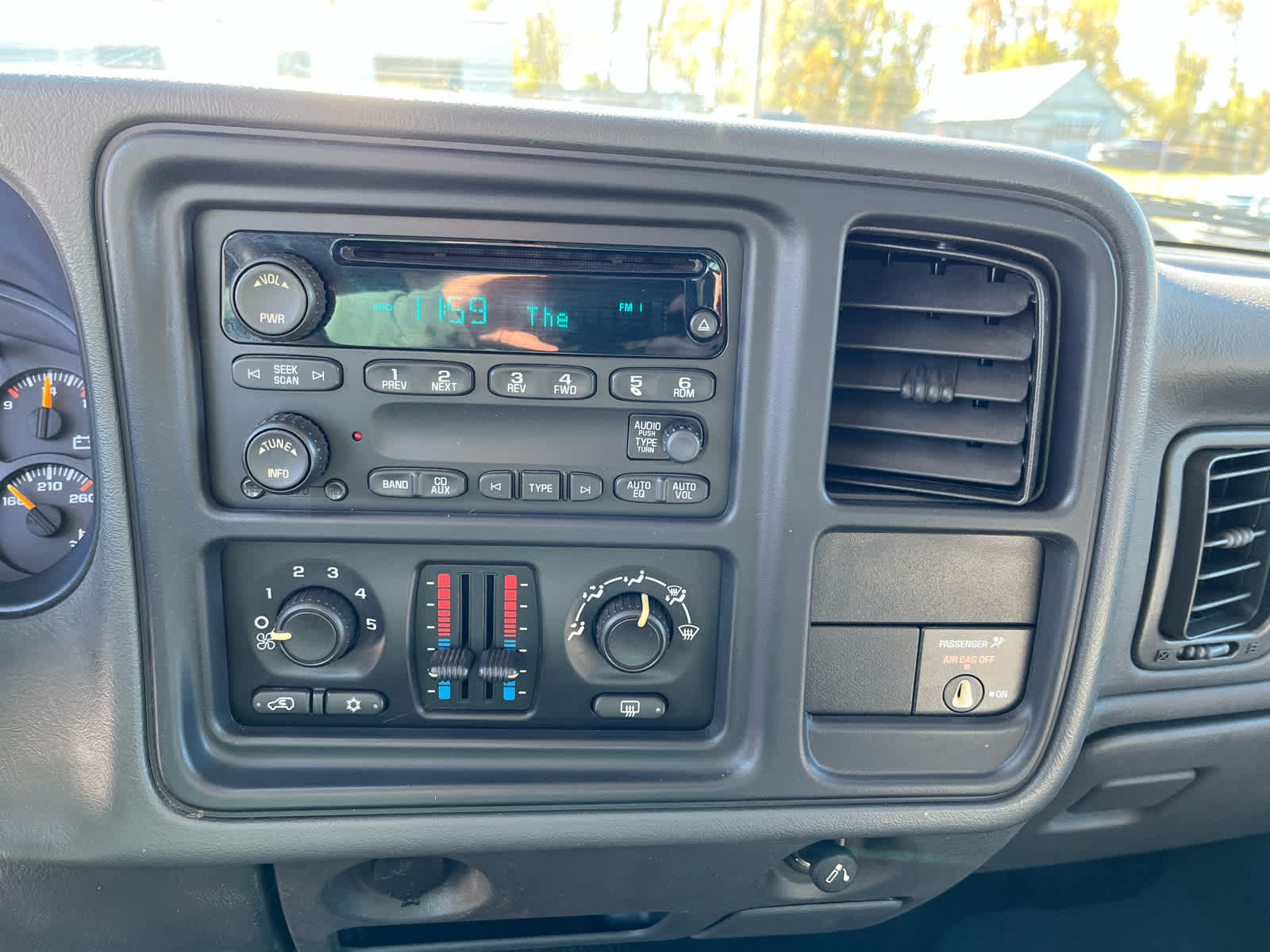 Used 2007 Chevrolet Silverado 2500 LT AWD/4WD image 15