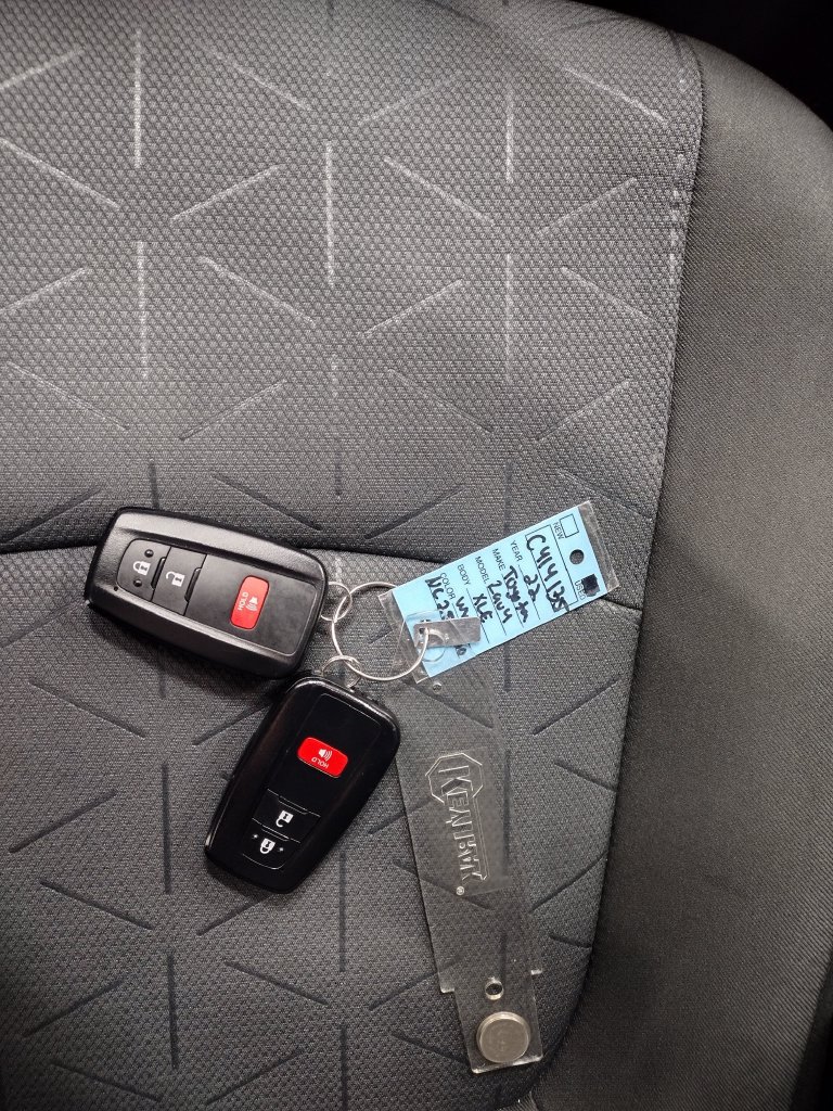Used 2022 Toyota RAV4 XLE w/ XLE Grade Weather Package AWD/4WD image 6