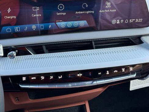 New 2026 Cadillac Optiq Luxury 2 image 31