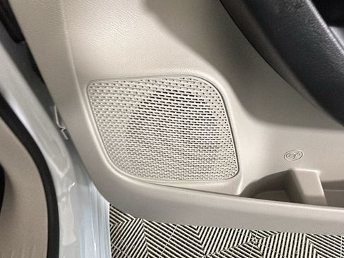 Used 2023 Chrysler Voyager LX FWD image 34