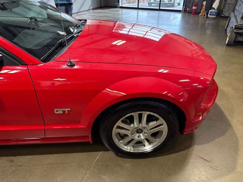 Used 2005 Ford Mustang GT Premium image 24