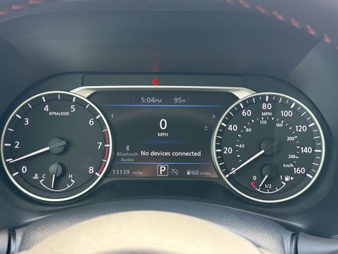 Used 2025 Nissan Sentra SR FWD image 18
