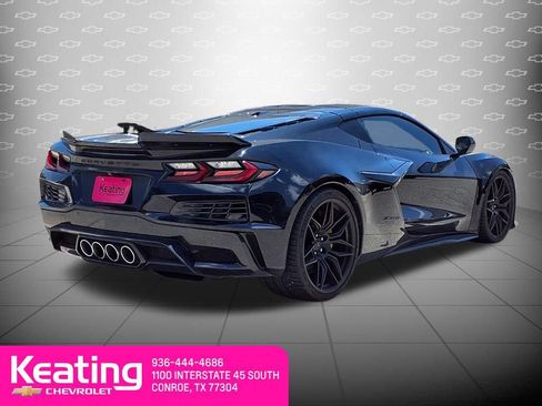 Used 2023 Chevrolet Corvette Z06 RWD image 7