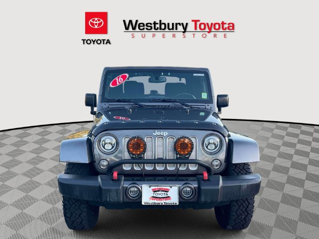 Used 2016 Jeep Wrangler Sahara w/ Connectivity Group AWD/4WD image 3