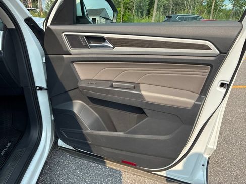 Used 2023 Volkswagen Atlas SE AWD/4WD image 43