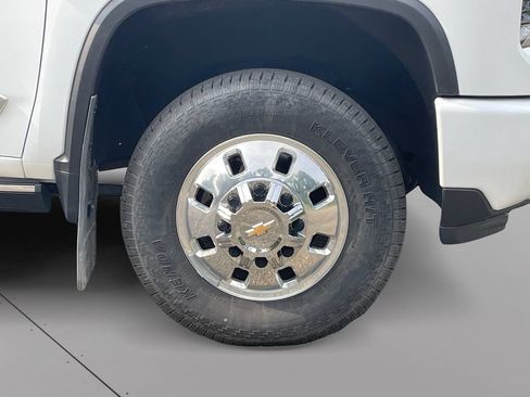 Certified 2024 Chevrolet Silverado 3500 High Country w/ High Country Premium Package AWD/4WD image 9