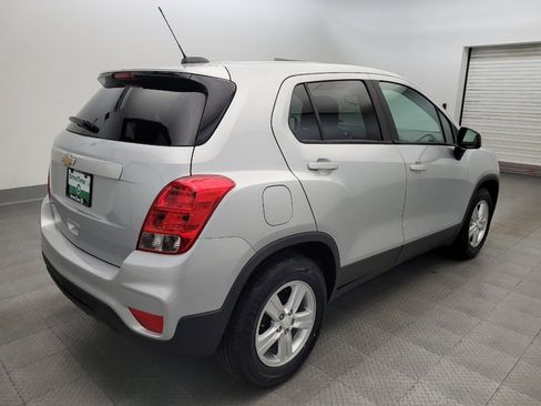 Used 2020 Chevrolet Trax LS w/ Tint and Cruise Package FWD image 9