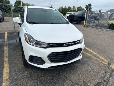 Used 2021 Chevrolet Trax LT w/ Sport Edition AWD/4WD image 5