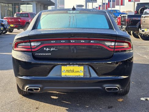 Used 2023 Dodge Charger SXT image 5