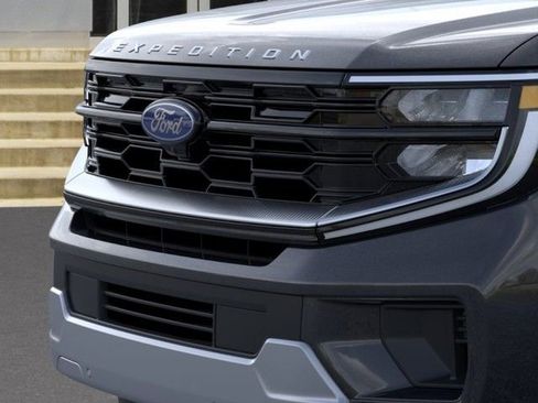 New 2026 Ford Expedition Platinum w/ Driver's Package AWD/4WD image 17