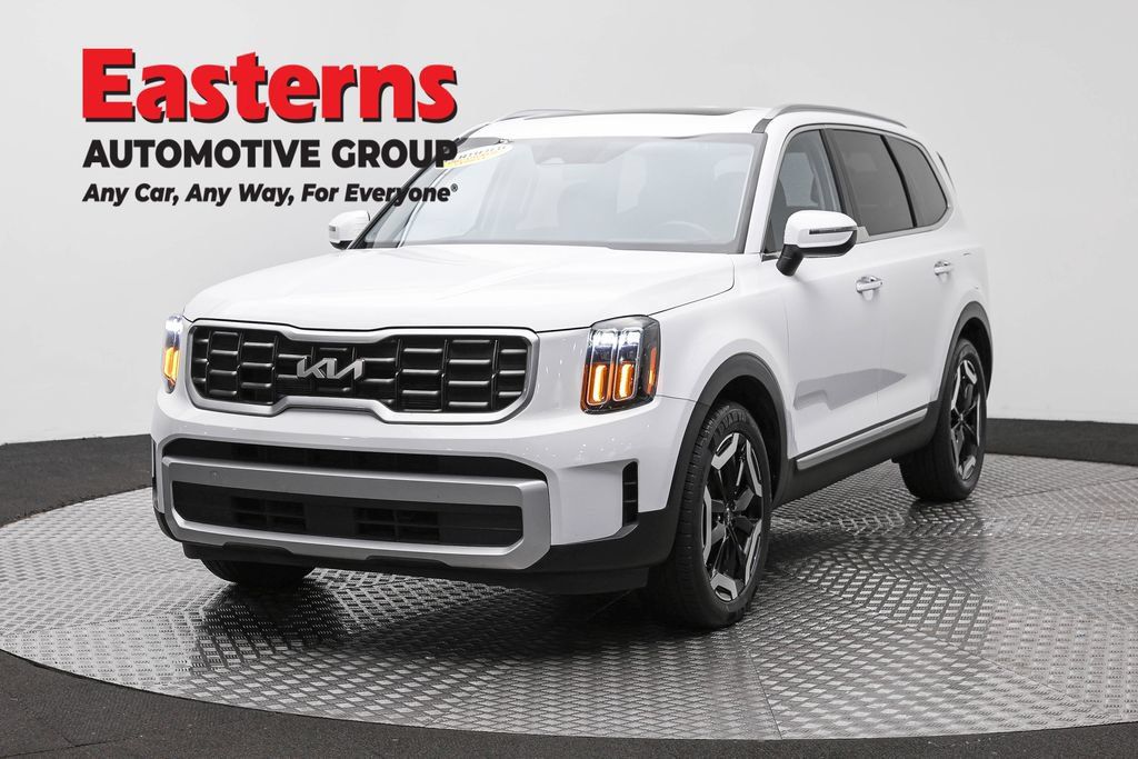 Used 2025 Kia Telluride S FWD image 1