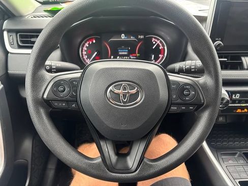 Used 2025 Toyota RAV4 XLE AWD/4WD image 13