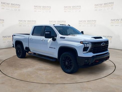 Used 2025 Chevrolet Silverado 2500 LT w/ Trail Boss Package AWD/4WD image 7