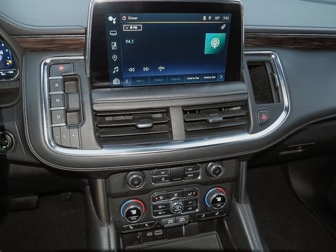 Used 2023 Chevrolet Suburban LT image 11