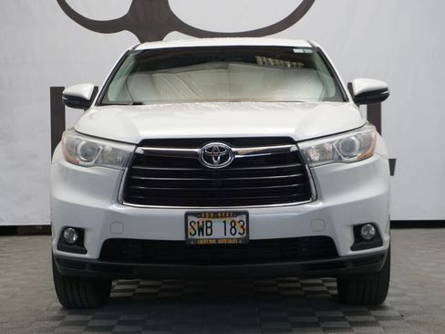 Used 2016 Toyota Highlander LE image 2