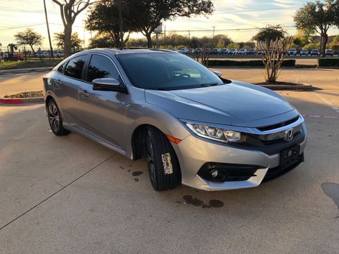 Used 2017 Honda Civic EX-T image 3