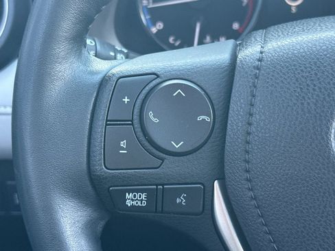 Used 2017 Toyota RAV4 Platinum image 28