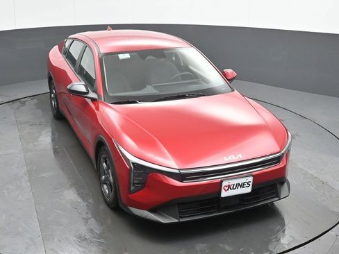 Used 2025 Kia K4 LXS image 35