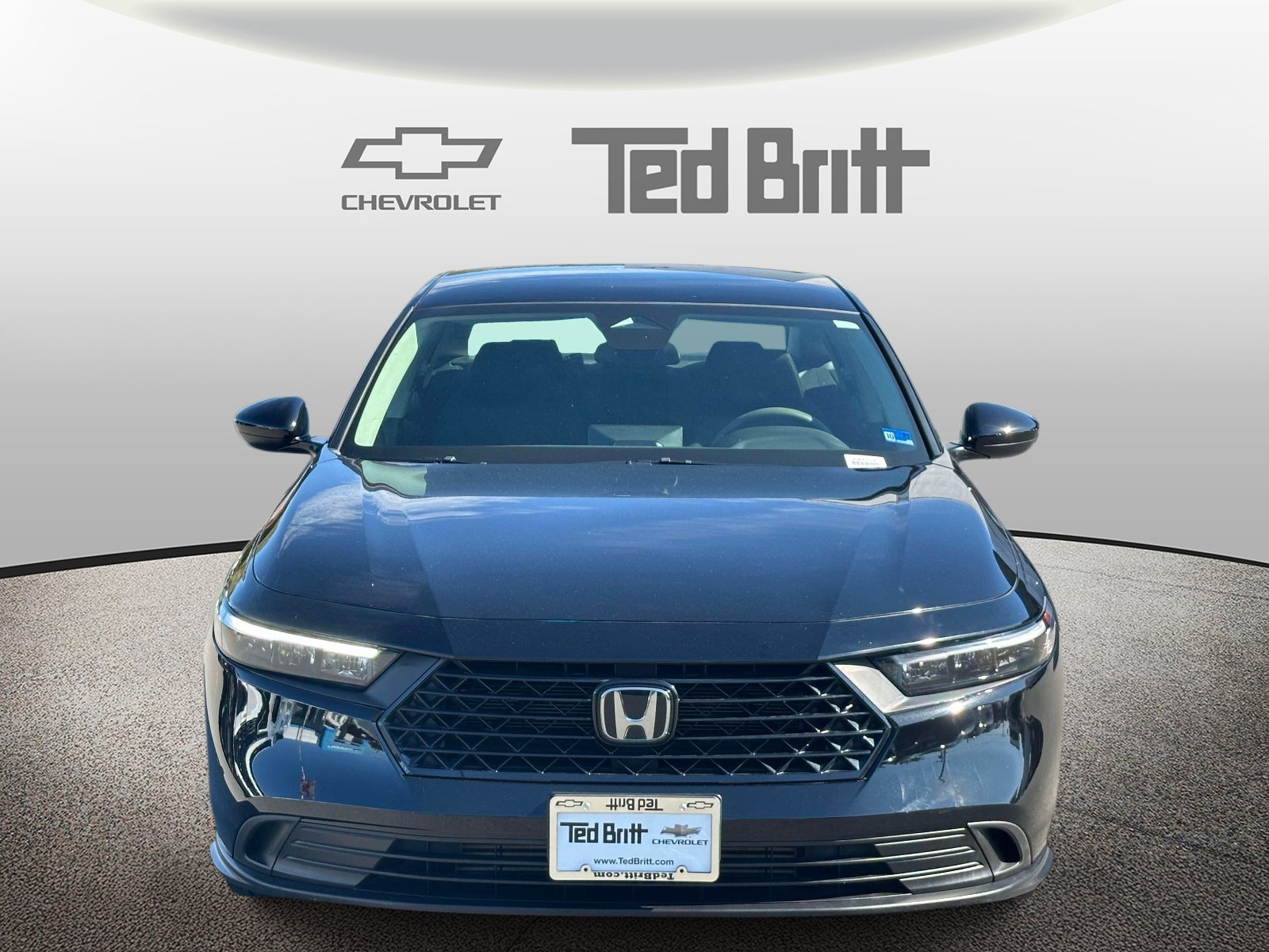 Used 2023 Honda Accord LX image 2