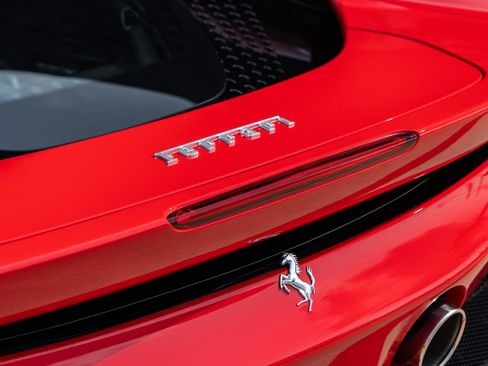 Used 2021 Ferrari SF90 Stradale AWD/4WD image 16