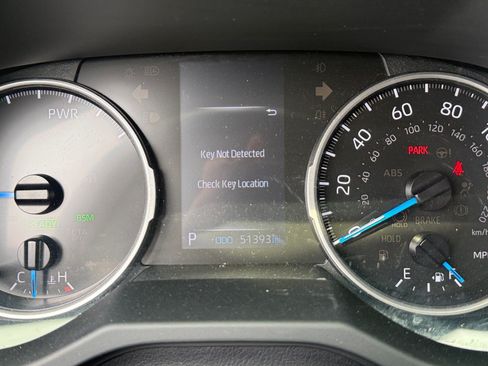 Used 2021 Toyota RAV4 XLE w/ Convenience Package AWD/4WD image 11