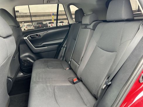 Used 2019 Toyota RAV4 LE image 23