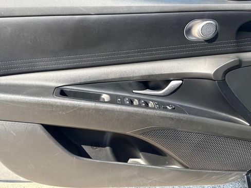 Used 2024 Hyundai Elantra SE FWD image 25