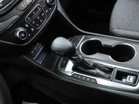 Used 2024 Chevrolet Equinox LT w/ LPO, Floor Liner Package AWD/4WD image 19