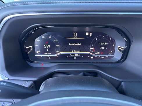 Used 2022 GMC Yukon Denali w/ Denali Premium Package image 30