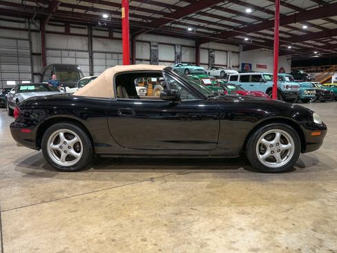 Used 1999 MAZDA MX-5 Miata RWD image 25