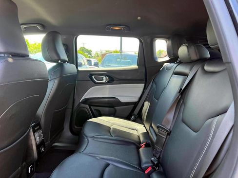 Certified 2025 Jeep Compass Limited AWD/4WD image 11