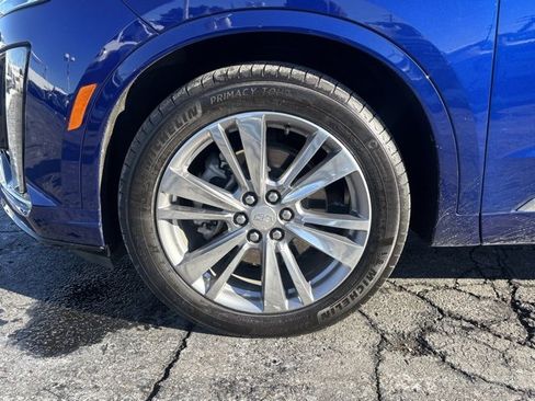 Used 2023 Cadillac XT6 Premium Luxury image 10