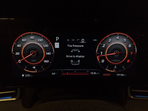 Used 2025 Hyundai Elantra Limited w/ Cargo Package FWD image 23