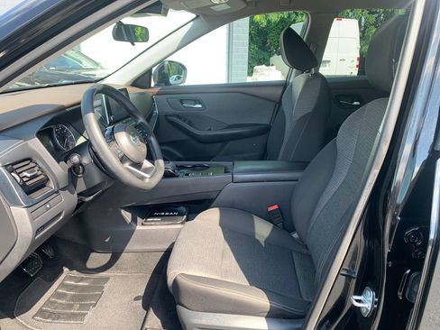 Used 2021 Nissan Rogue SV FWD image 17