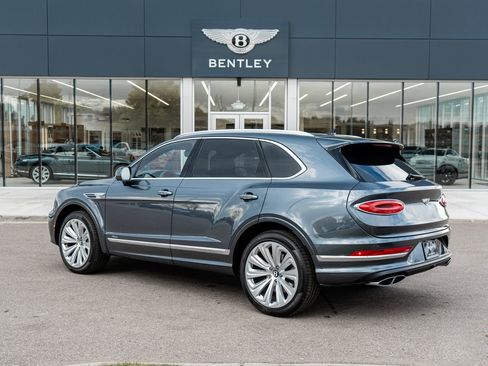 Used 2025 Bentley Bentayga V8 image 8