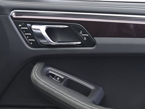 Used 2026 Porsche Macan GTS image 21