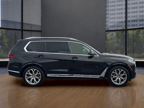 Used 2025 BMW X7 xDrive40i w/ Premium Package AWD/4WD image 6
