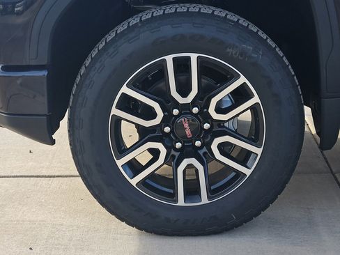 New 2026 GMC Sierra 1500 AT4 w/ Technology Package image 9