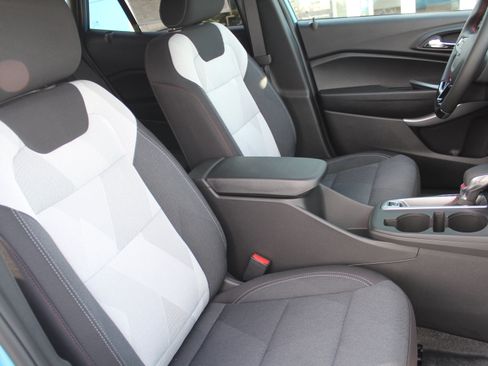 New 2026 Chevrolet Trax RS w/ Driver Confidence Package FWD image 18