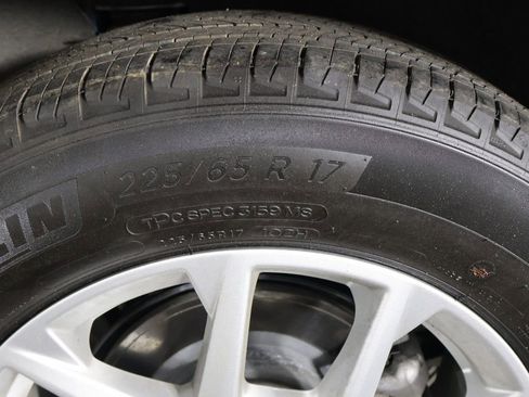 Used 2024 Chevrolet Equinox LT w/ LPO, Floor Liner Package FWD image 20