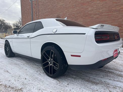 Used 2017 Dodge Challenger GT w/ Driver Convenience Group image 5