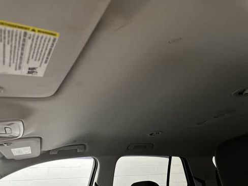 Used 2018 Chevrolet Traverse LT FWD image 27