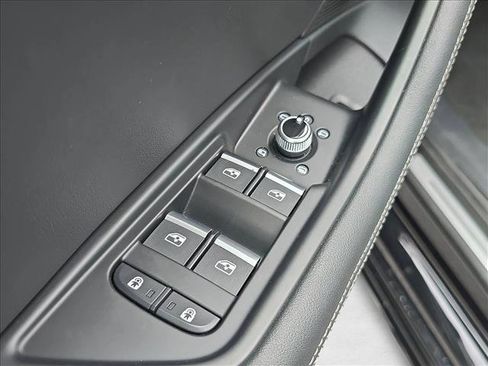 Used 2023 Audi A4 2.0T Premium Plus image 8