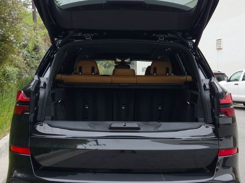 Used 2025 BMW X5 sDrive40i w/ Executive Package image 23