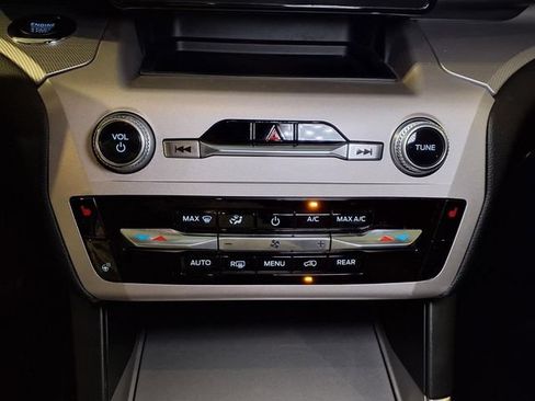 Used 2023 Ford Explorer XLT w/ Equipment Group 202A AWD/4WD image 8